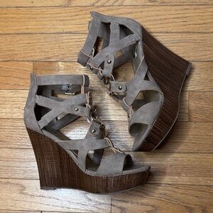 Guess Taupe woman’s Wedge Sandals